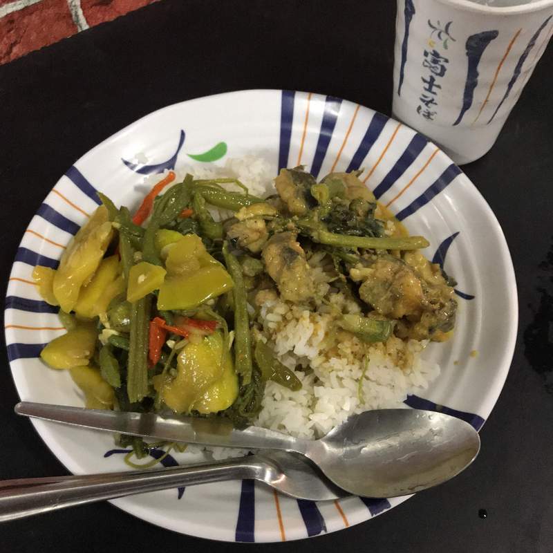 チェンライナイトバザールの中のレストラン