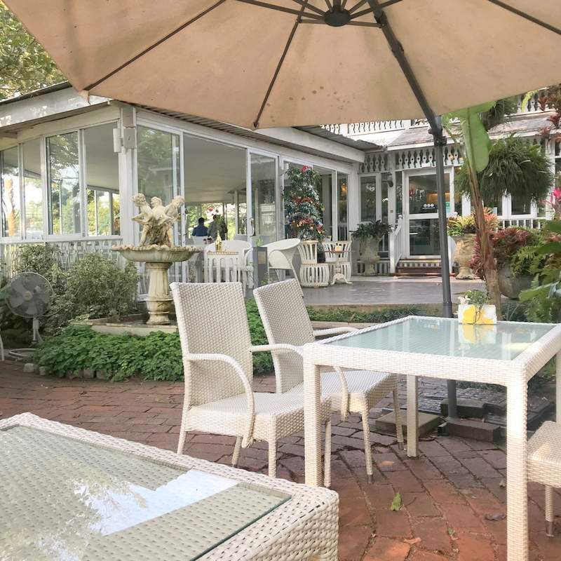 チェンライのリバーサイドカフェManorom Coffee