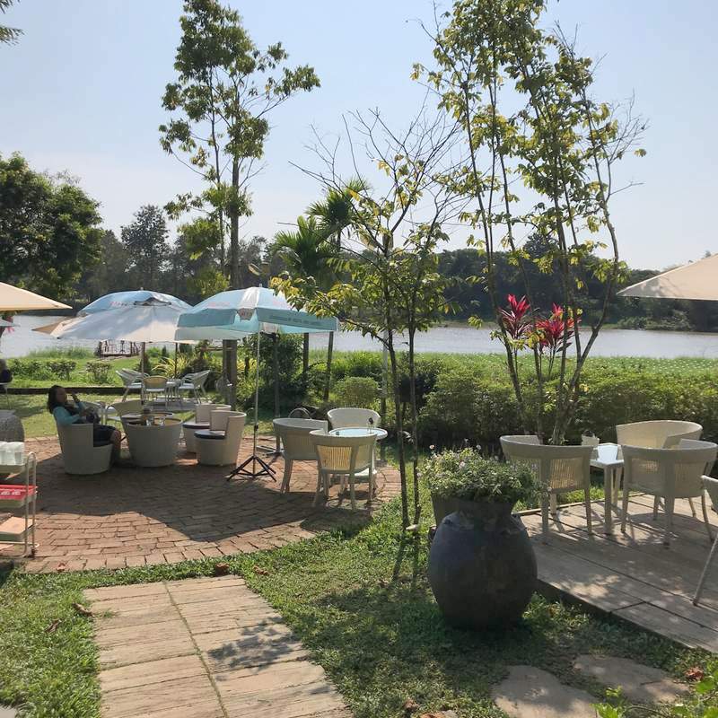 チェンライのリバーサイドカフェManorom Coffee