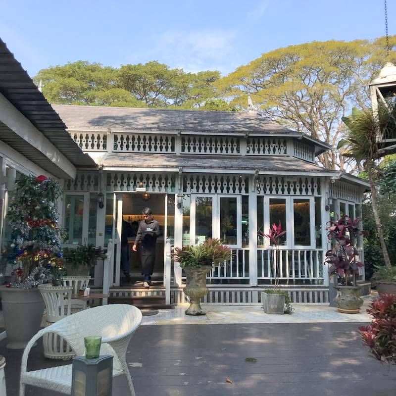 チェンライのリバーサイドカフェManorom Coffee