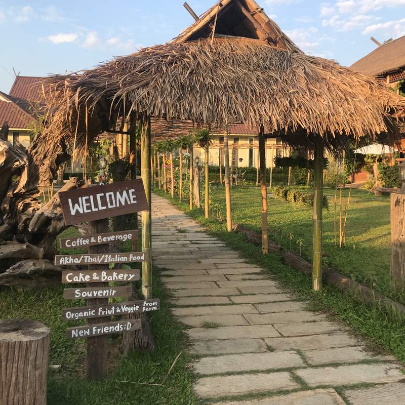 チェンライのおすすすカフェ「Lee Hu Doichang Coffee」を写真で紹介します。