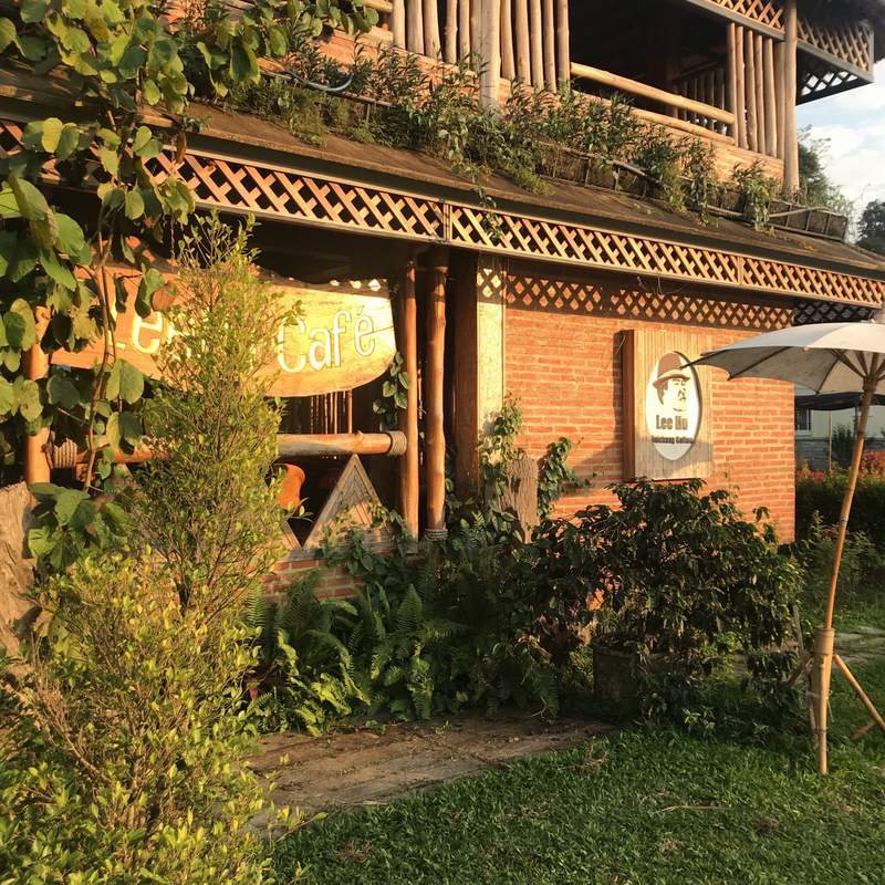 チェンライのおすすすカフェ「Lee Hu Doichang Coffee」を写真で紹介します。