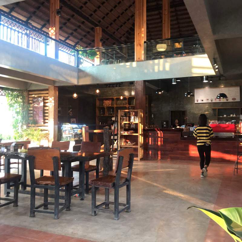 チェンライのおすすすカフェ「Lee Hu Doichang Coffee」を写真で紹介します。