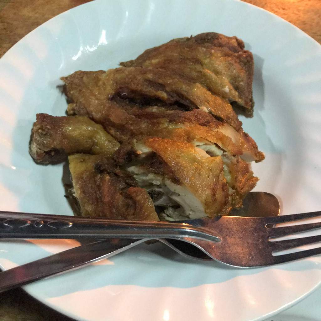 チェンマイの深夜の唐揚げ屋