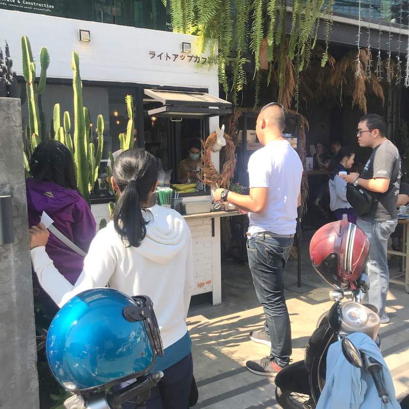 チェンマイの人気カフェ「Light Up Cafe」はタピオカミルティーが美味しい