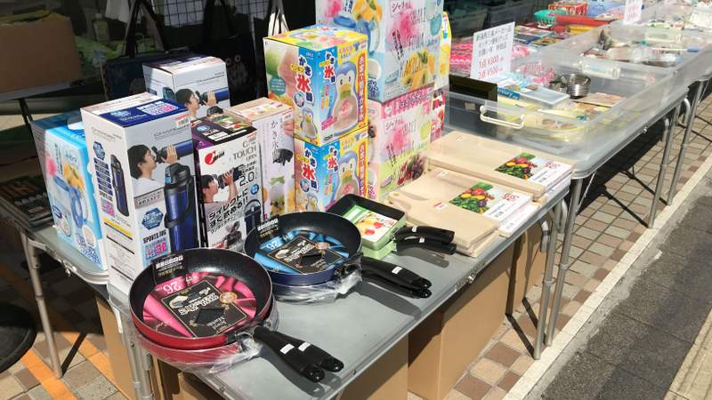 草加駅前に1日限定でポップアップストアを出店した風景