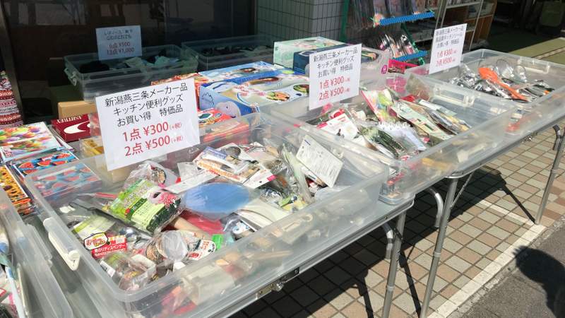 草加駅前に1日限定でポップアップストアを出店した風景