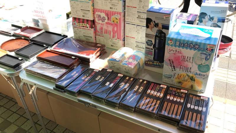 草加駅前に1日限定でポップアップストアを出店した風景