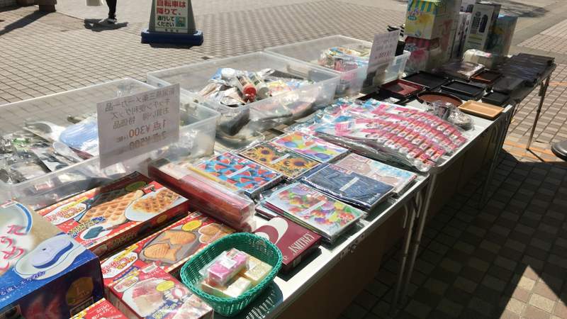 草加駅前に1日限定でポップアップストアを出店した風景