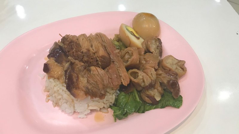 バンコクで食べたポークレッグライスウイズエッグ