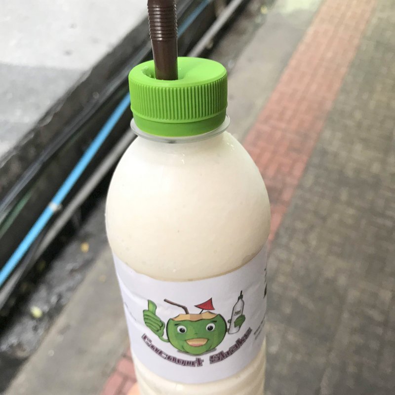 バンコクで飲んだココナッツシェイクミルク