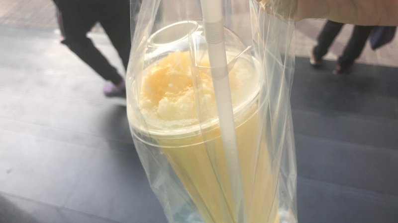 タイのバンコク飲んだハニーレモンスムージー