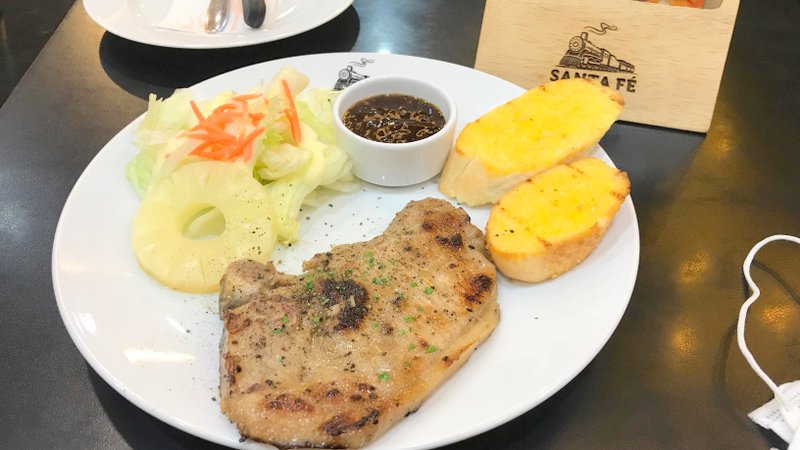 たいのタイのバンコクで食べたポークステーキ